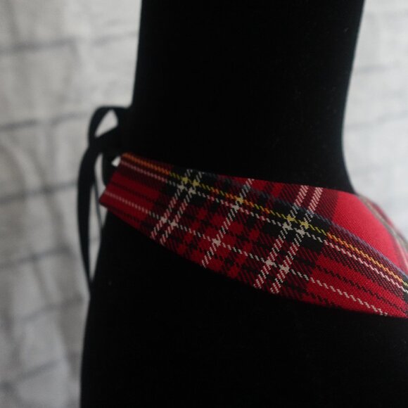 Detachable Red Tartan collar necklace with ribbon closure - Picture 3 of 7